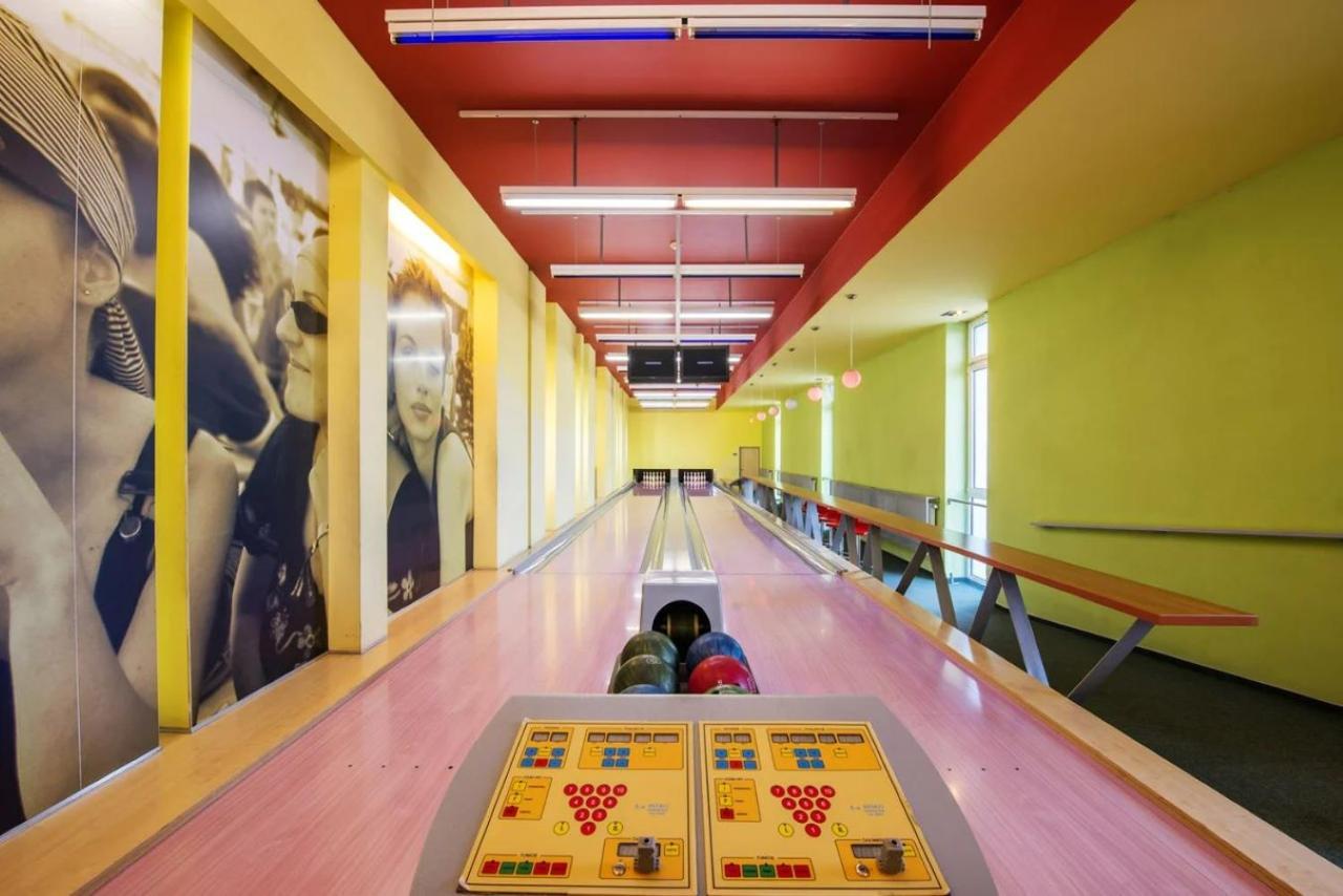 Hotel Spolcentrum Svit Luaran gambar