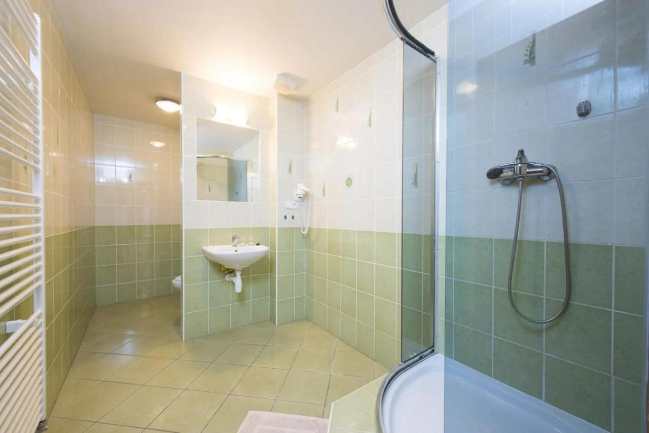 Hotel Spolcentrum Svit Luaran gambar