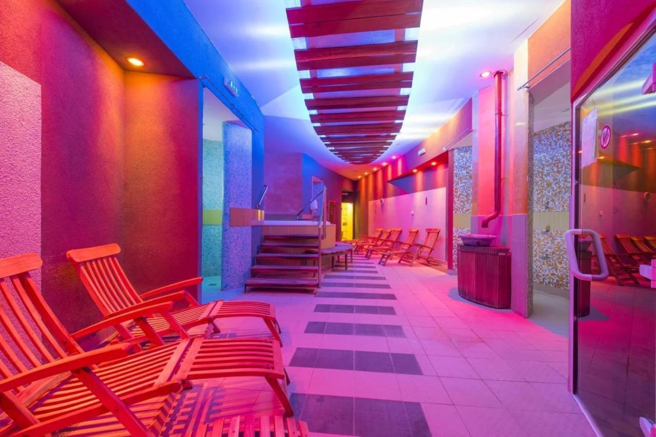 Hotel Spolcentrum Svit Luaran gambar