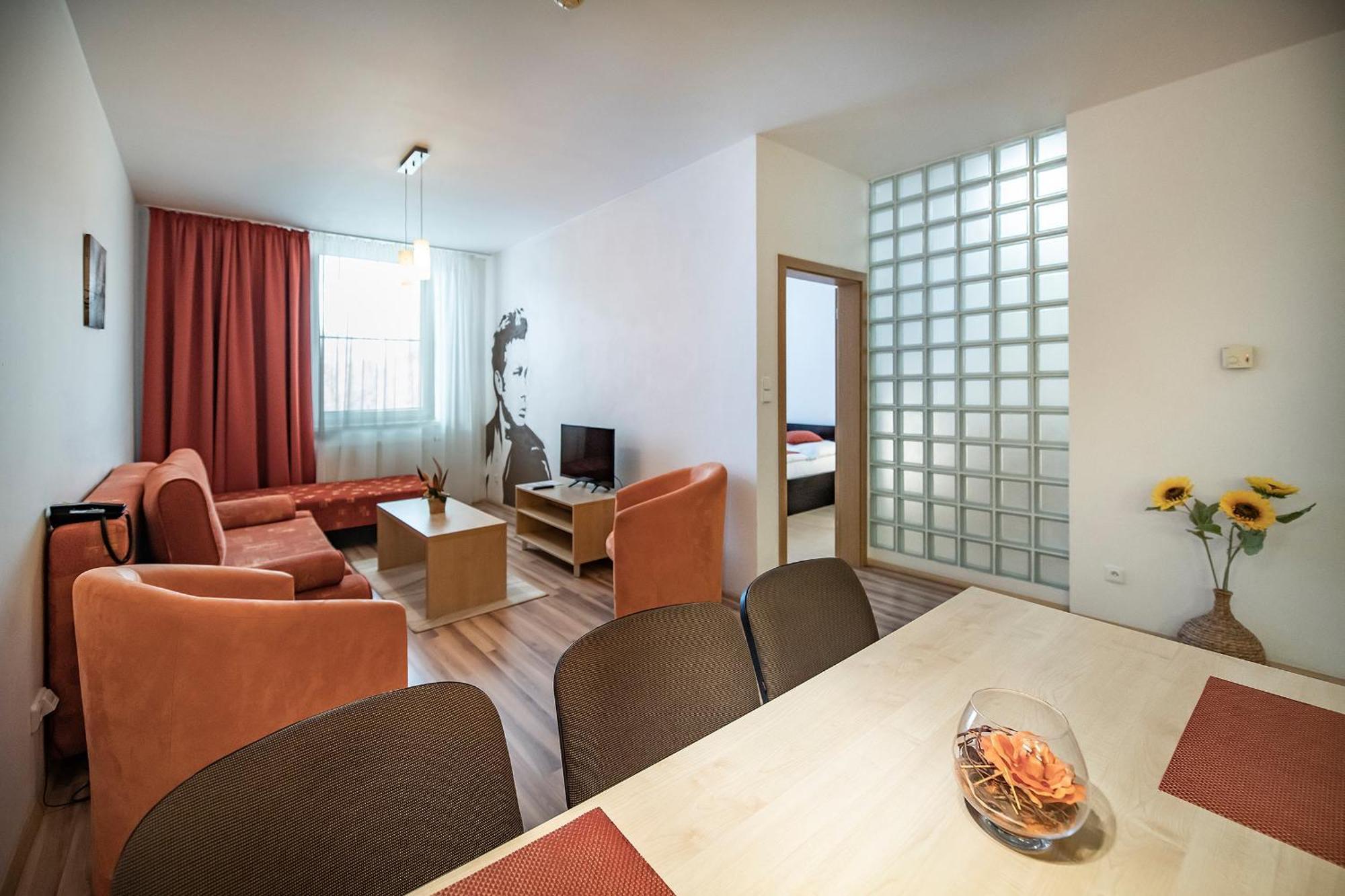 Hotel Spolcentrum Svit Luaran gambar