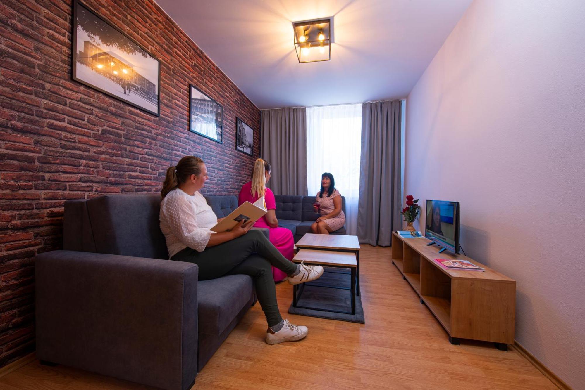 Hotel Spolcentrum Svit Luaran gambar