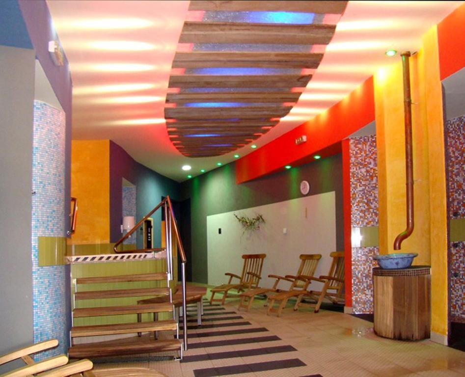 Hotel Spolcentrum Svit Luaran gambar