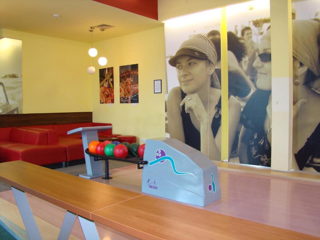 Hotel Spolcentrum Svit Luaran gambar